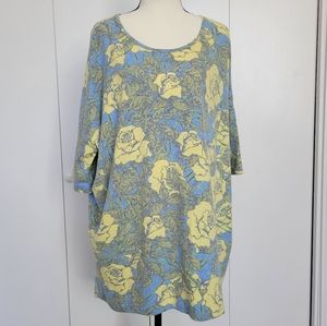 Lularoe Blue & Yellow Floral Tee 1/2 Sleeve 2XL